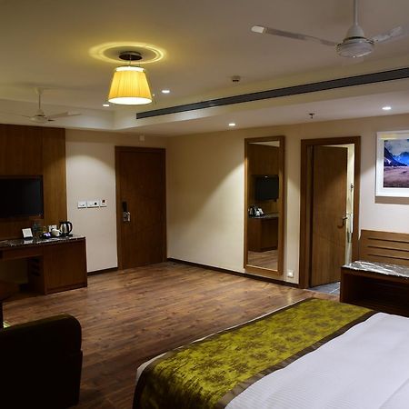 Lemon Tree Hotel Siliguri Ngoại thất bức ảnh