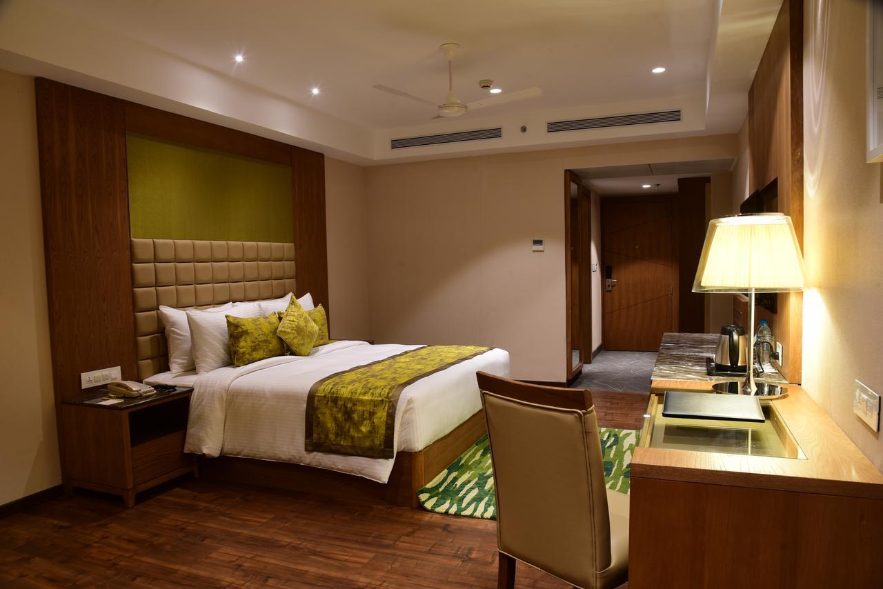 Lemon Tree Hotel Siliguri Ngoại thất bức ảnh